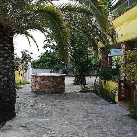 Holiday home Casa Bandinu *