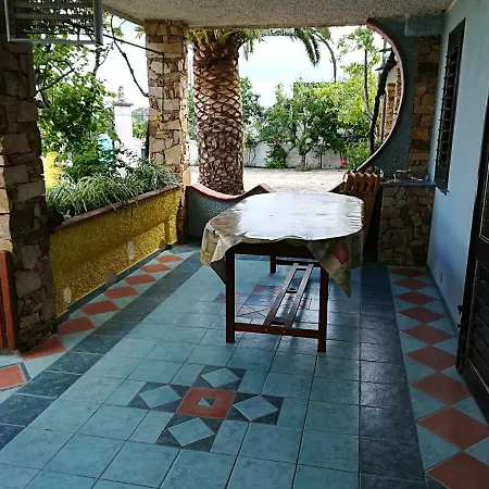Holiday home Casa Bandinu *
